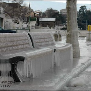 بالفيديو: شاهد ماذا يحدث حين تطلق الماء من مسدس مائي في درجة حرارة 41 تحت الصفر