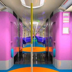 هذه هي الحافلات التي تقل طلبة المدارس في اليابان 