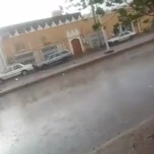 بالفيديو : أمطار رعدية غزيرة على حائل مساء الأربعاء 