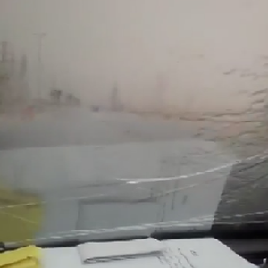 أمطار غزيرة على الخرج .. و المصور يغني فرحاً