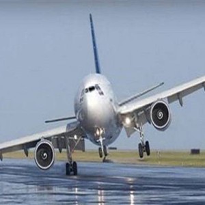 شاهد..طيار يُنقذ ركاب طائرته من كارثة مُحققة بسرعة بديهته