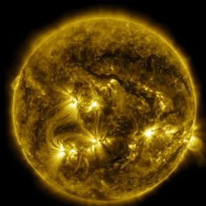 الشمس خلال عام في 6 دقائق (فيديو)