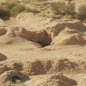 مواطن يكشف عن بئر مهجورة تهدد حياة الأطفال وسط الرياض 