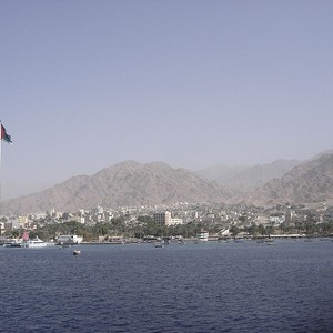 بالصور : العقبة تعتبر من أجمل الوجهات السياحية في عيد الفطر المبارك  