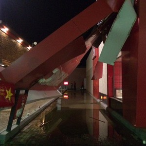 بالصور: انهيار جزئي بأحد المولات في جازان بسبب عاصفة رعدية عنيفة