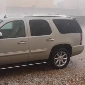 بالفيديو : شاهد كيف ضربت العاصفة البردية منطقة الشلايل في المدينة المنورة