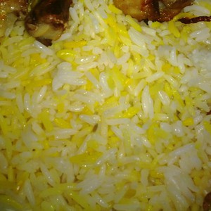 مطعم بجده يُقدم وجبات الأرز لزبائنه من القمامة 