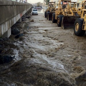  بالصور : أمطار شديدة و سيول في شمال مكة المُكرمة