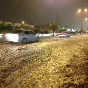 بالصور : الرياض تغرق تحت الامطار