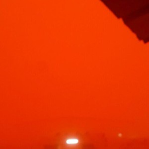 بالصور : عاصفة رملية شديدة تهب على شمال البلاد  