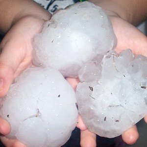 المشهد كاملاً:بردية تاريخية تداهم السائقين على طريق الرياض – الطائف 