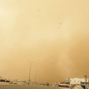 الجمعة: الغبار يضرب الرياض والطائف