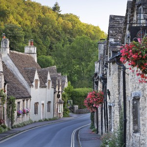 للهاربين من الزحام.. تعرفوا على هذه الأماكن للسياحة ببريطانيا