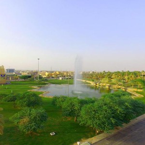 تصوير جوي يأخذك في جولة لتتعرف على متنزهات محافظة المذنب في السعودية