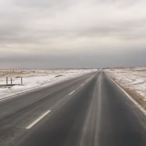 مشهد نادر من سويحان بعد ساعات من عاصفة البرد