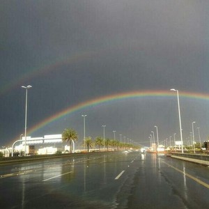 بالصور: الأمطار الغزيرة تضرب حائل وقوس المطر يُزين سمائها 