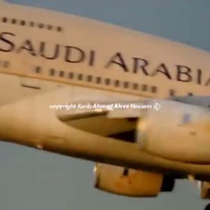 بالفيديو: مهارة طيار تُنقذ طائرة سعودية من كارثة محققة