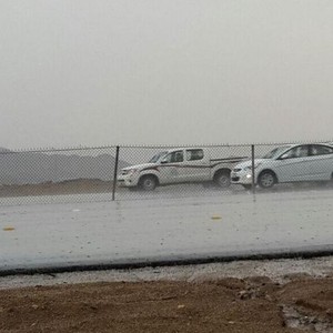 زخات مطرية غزيرة تضرب اجزاء من منطقة مكة المكرمة 