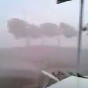 فيديو لا يُصدق للعاصفة الهوجاء التي إجتاحت ولاية صحار عصر الجُمعة 