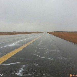 بالصور: الأمطار تتساقط على الأجزاء الجنوبية الغربية من منطقة حائل 