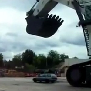 طريقة جديدة ومبتكرة لغسيل السيارات .. لكن إياك واستخدامها!