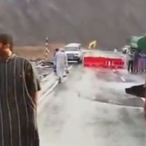 إماراتي ينجو من الموت باعجوبة من انهيار مفاجئ في أحد الجسور 