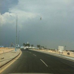 طلائع السُحب تتقدم نحو جدة وفرصة الأمطار قائمة خلال الساعات القادمة 