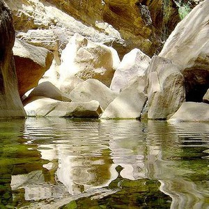 بالصور: وادي لجب .. جنة من جنان السعودية