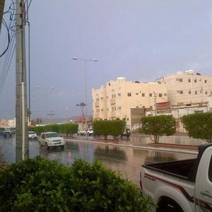 بالفيديو: جولة سريعة تحت الأجواء الماطرة في ضباء 