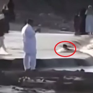 لقطات إنسانية مؤثرة .. أبطالها سعوديون فهموا معنى الرجولة والشهامة والتضحية 