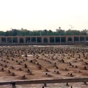 بالفيديو: أهم أخطاء الحجاج بمقبرة البقيع في دقيقتين 