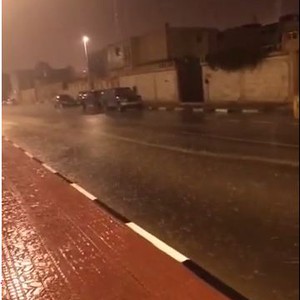 شاهد غزارة الأمطار التي هطلت على القريات فجر السبت 