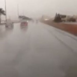 بالفيديو: شاهد غزارة الأمطار المُتساقطة على حائل عصر السبت