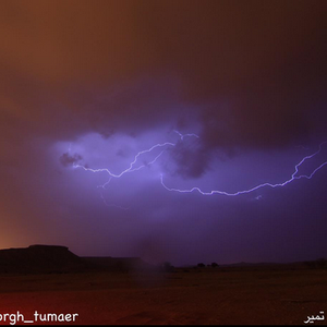 بالصور : مشاهد للبروق والامطار التي ضربت منطقة الحريق وطريق الرياض-القصيم
