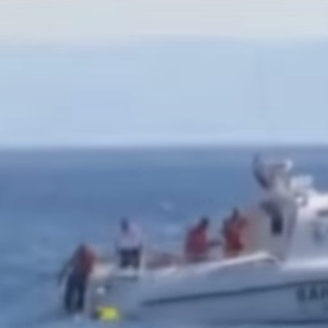 الأمواج تجرف طفلة رضيعة في تركيا