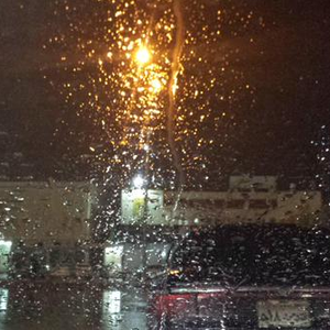 مشاهد لأمطار الخير مساء الخميس بالعاصمة الرياض 