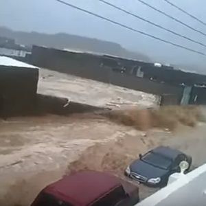 مشهد من سيول جدة الشهيرة عام 2009 