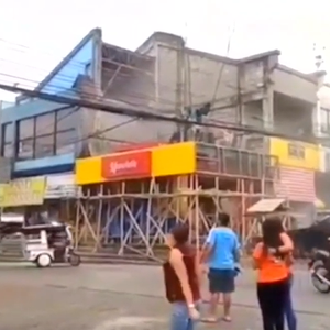 بالفيديو... شاهد لحظة ضرب زلزال بقوة 6.6 درجة جنوب الفلبين