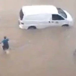 بالفيديو: أمطار غزيرة تتسبب بكارثة في صفاقس التونسية  