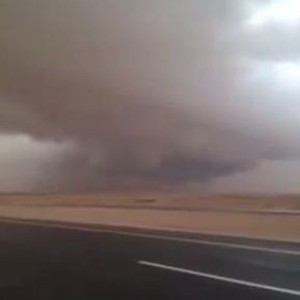 فيديو لم ينشر سابقاً من بروق حفر الباطن الكثيفة 17/1/1435