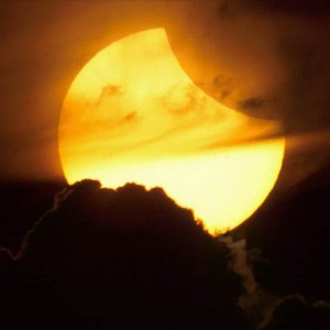 بالفيديو: شاهد عنف السُحب الرعدية التي ضربت رابغ صباح اليوم 