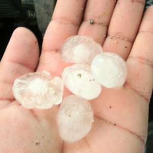 عاجل: الأمطار تُنعش ضيوف بيت الله الحرام بمكة المكرمة