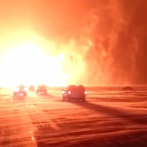 بالفيديو: لحظة انفجار احدى خطوط الغاز الطبيعي في كندا 