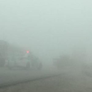 بالفيديو: غرق سيارتين على شاطئ الدمام بسبب ظاهرة المد البحري