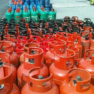 أزمة الغاز تتفاقم في جدة وتزاحم كبير على شرائه 