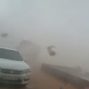 بالفيديو: عاصفة بردية شديدة تدمر مخيم الخفجي تحت أنظار المصور