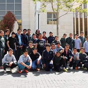 طلاب مدرسة الإبداع التربوي في زيارة لمركز طقس العرب الإقليمي 