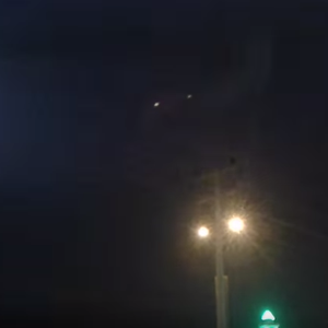 عواصف رعدية عنيفة تضرب جدة ليلة الاربعاء 