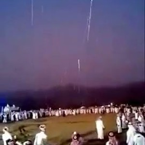 إطلاق النار بشكل مرعب و كثيف جداً في إحدى حفلات الزفاف في السعودية