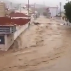 هكذا بدا حي العمرة بعد غرقه !